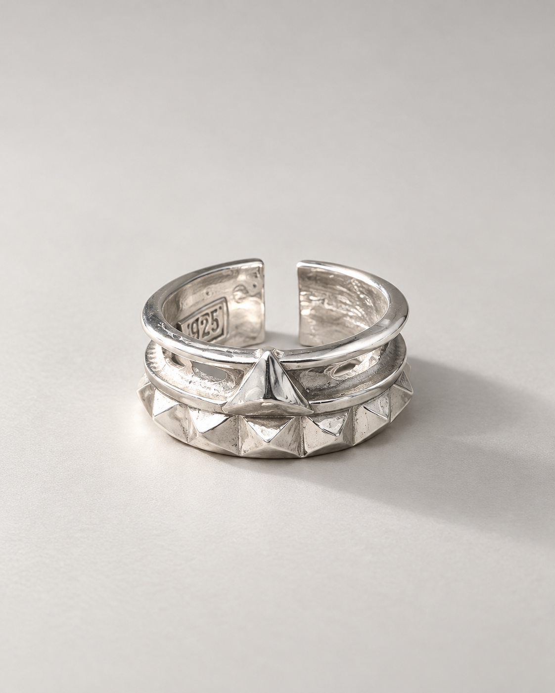 Pyramid Royal Ring