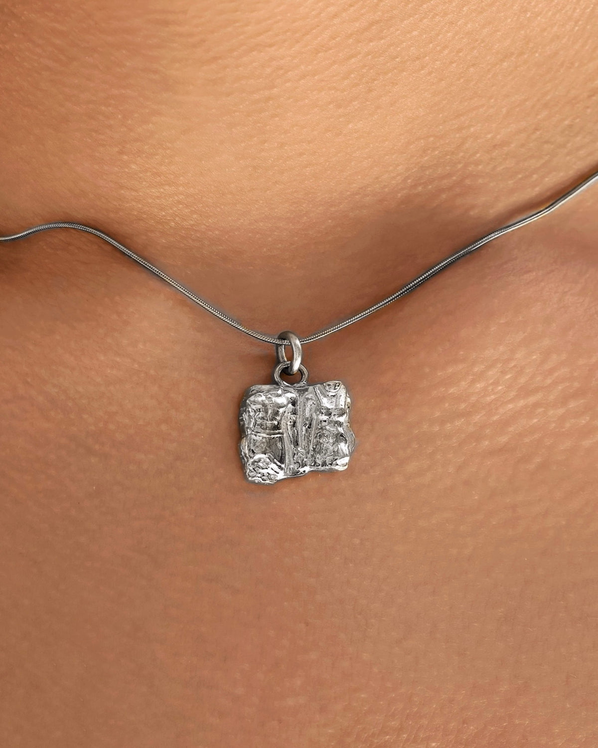THE ETERNAL PROMISE NECKLACE